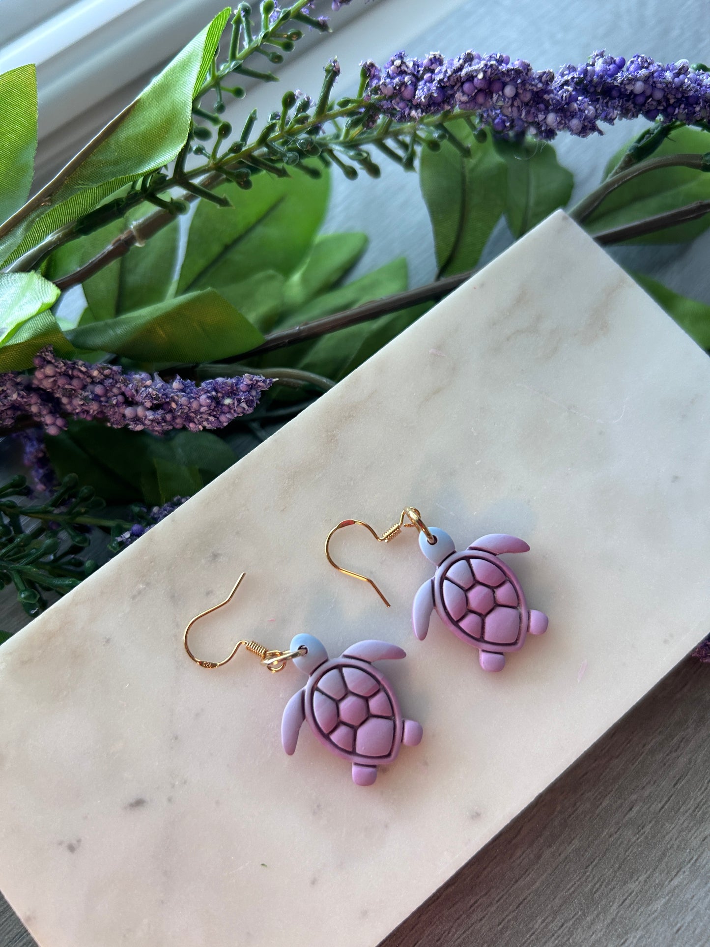 Ombre summer turtle earrings (gold plated)