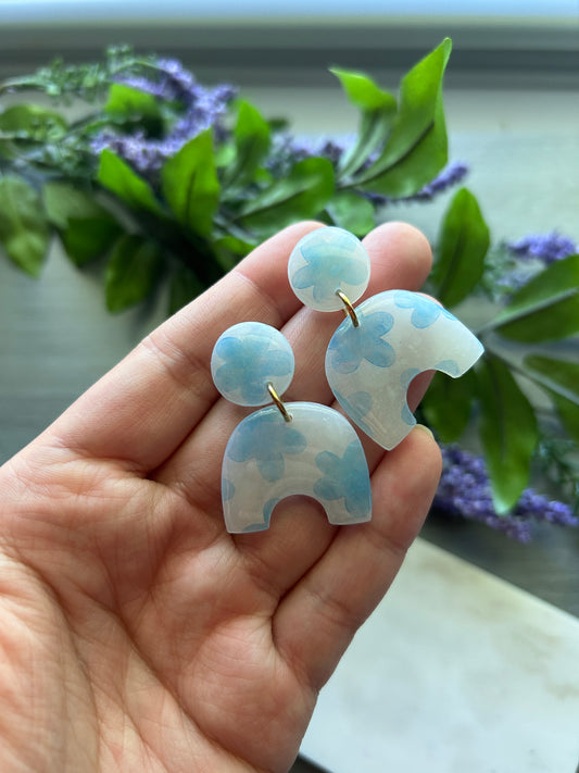 Blue summer clay earrings (resin coated)