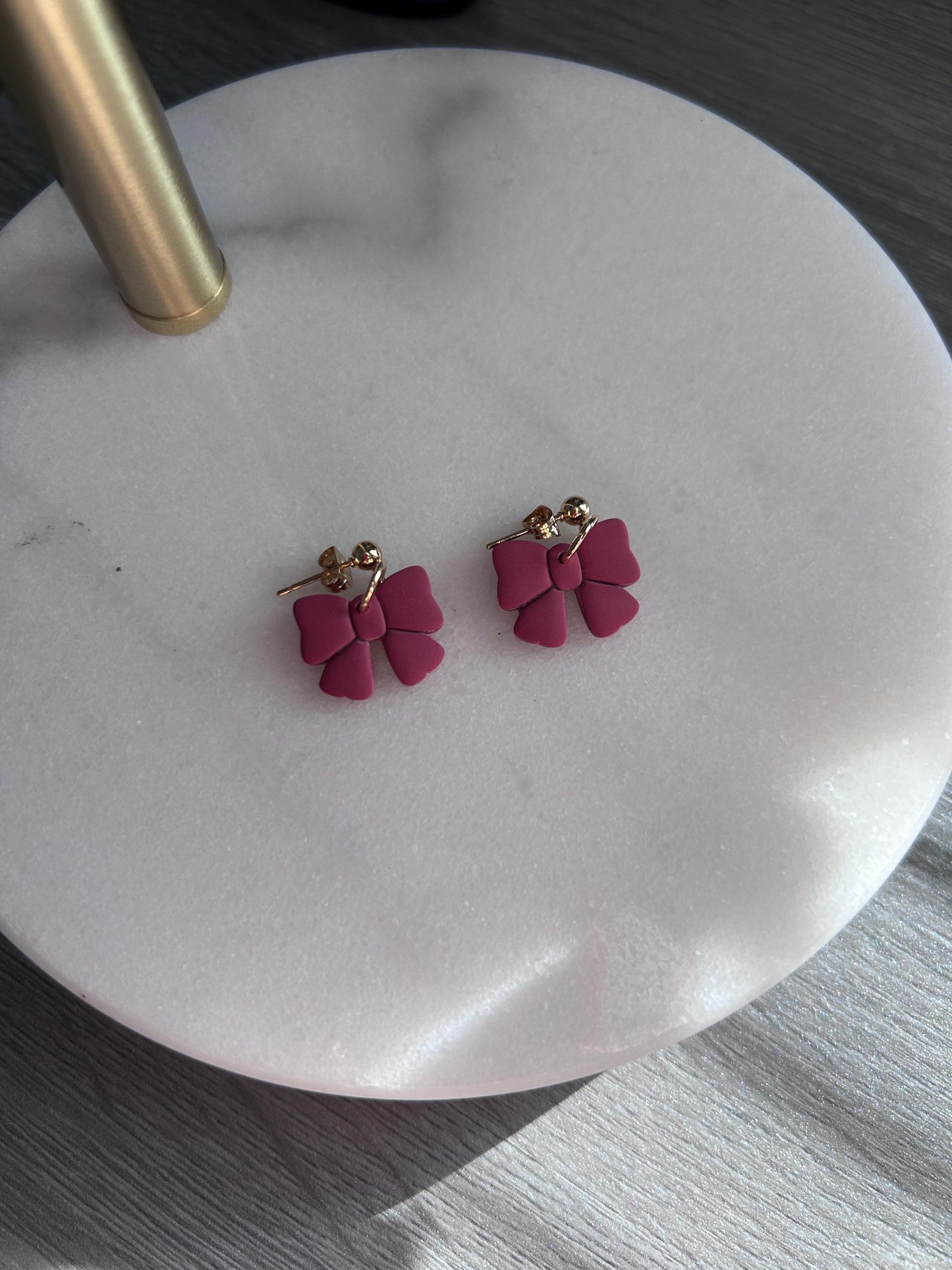 Mini burgundy bow with gold plated ball stud
